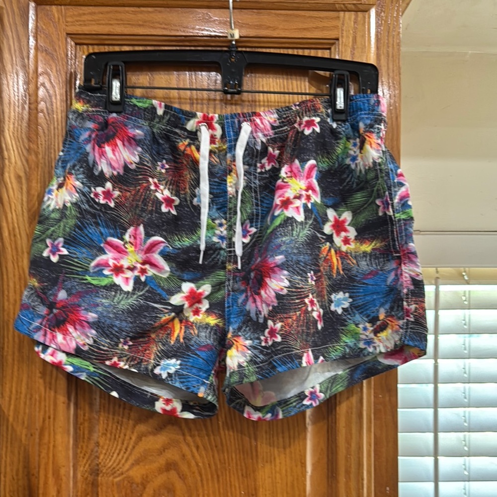 MEN’s SEOBEAN 4” Floral Print Shorts with Drawstring size LARGE (30-32)
